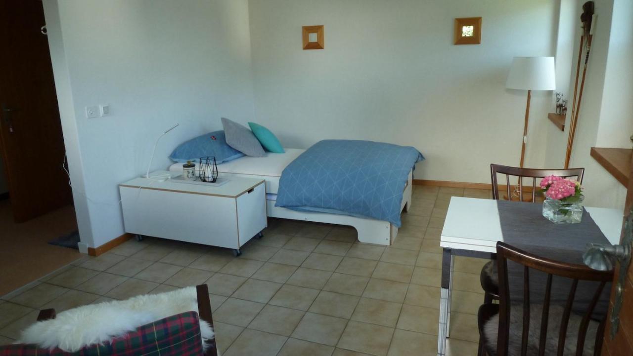 Holzji Appartement Glis Buitenkant foto
